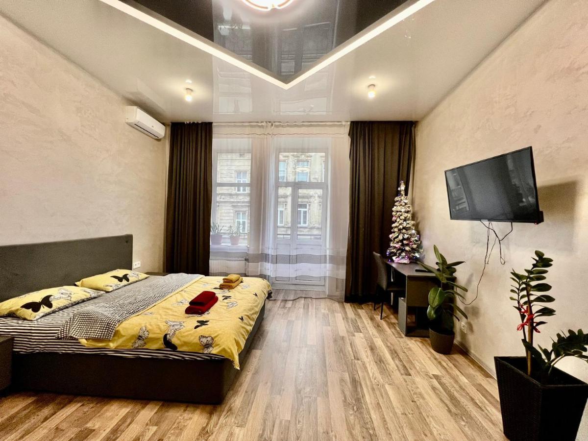 Kulisha 2bedroom Near Opera House With Balcony * Львів